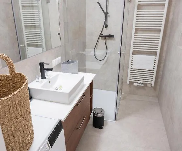 Апартаменти Hideaway Brigittenau